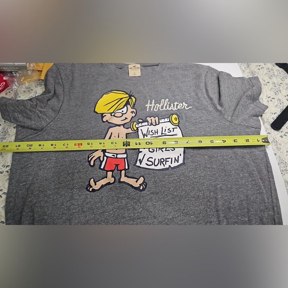 👕 vintage Hollister tee with Waxer mascot “naughty list”Christmas tee size L - Picture 7 of 9